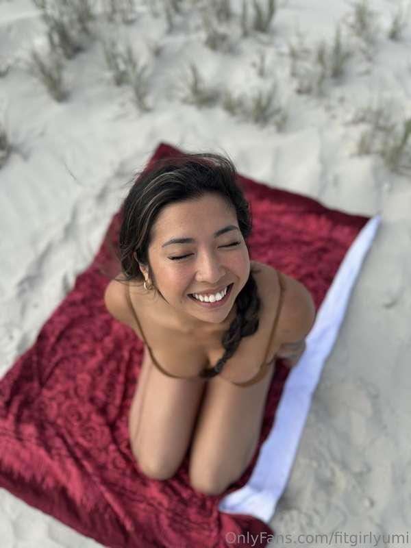 Little weekend beach date🙈