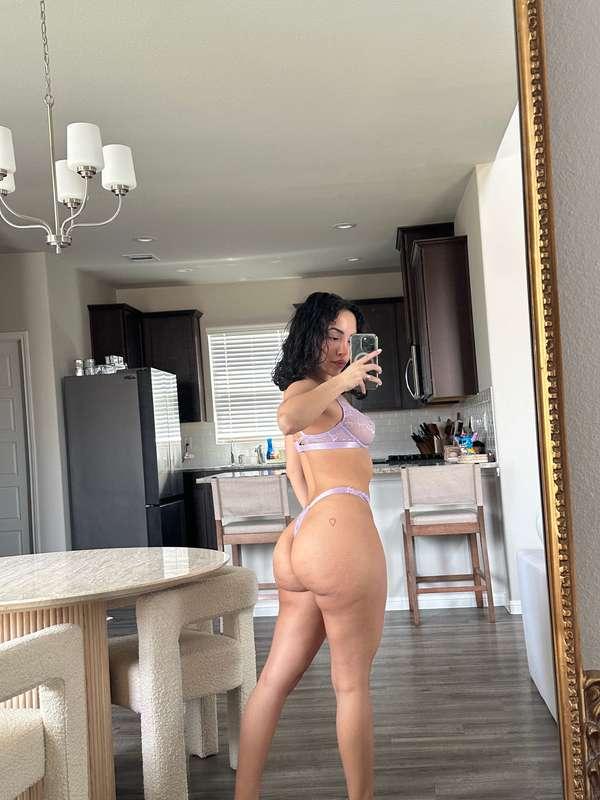My ass would look better with your handprint on it 🖐😘