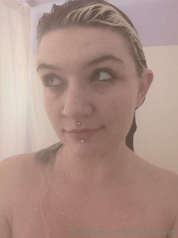 It's me from the shower again 😈 do you want to see what I di..