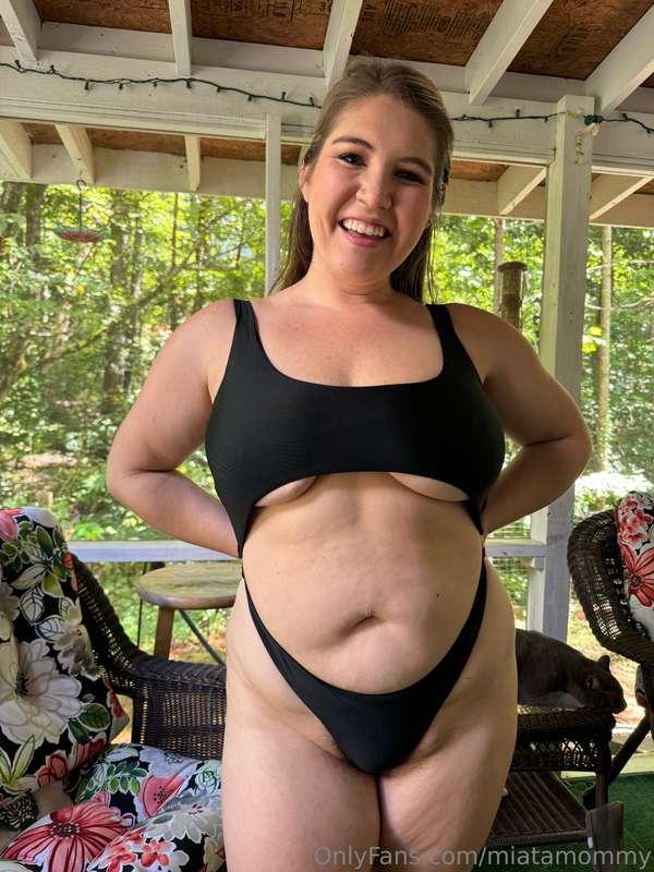 The best part about this bikini… all the underboob 🤭😈