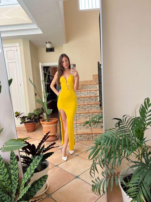 The perfect dress, a gift from a very special person 💖Do you..