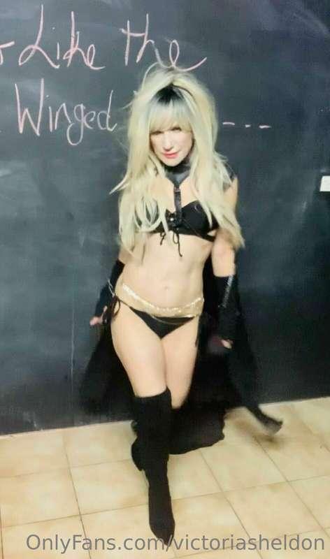 I am a very hot woman, but if you hold me, I can stay cool t..