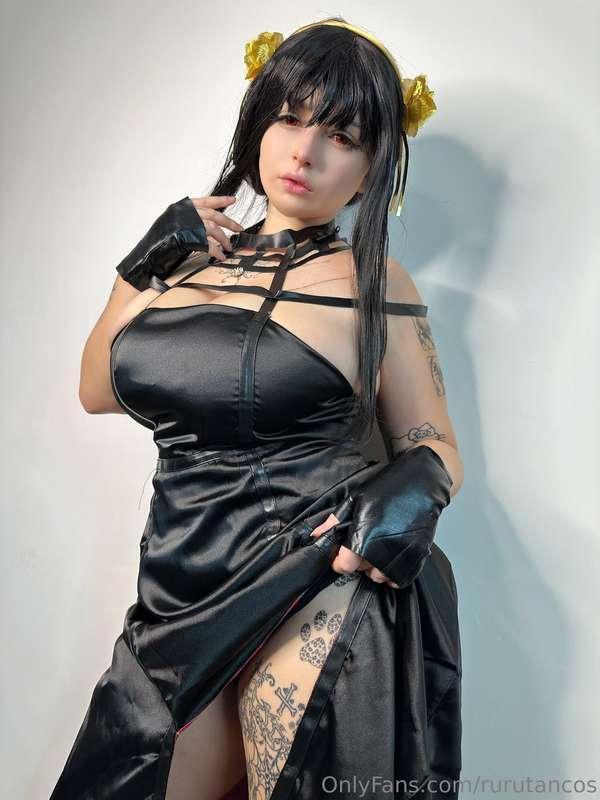 I had to do Yor in her assassin dress too 7.7 ❤️