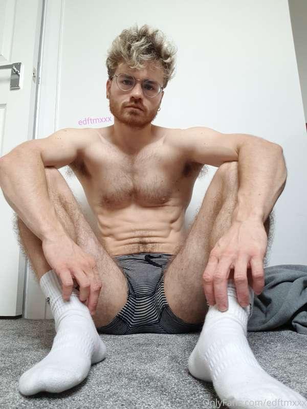 Wanna get between my legs? 😈👅