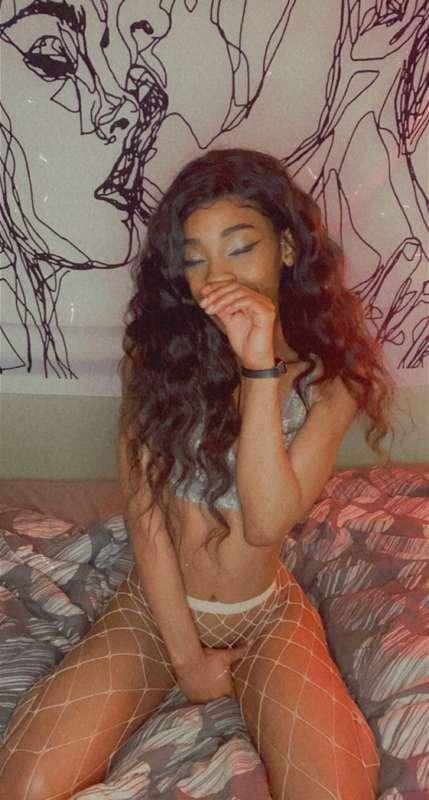 WISH YOU COULD BE IN BED WITH ME RIGHT NOW🤤🥵