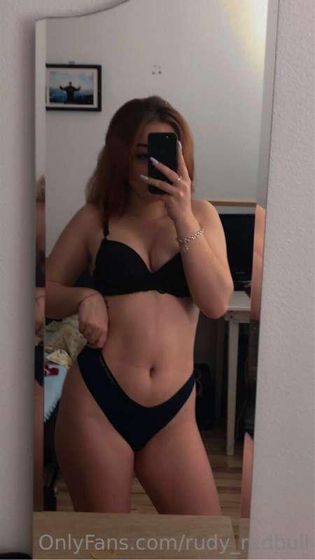 Miłej soboty słoneczko😈 żeby było ci tak gorąca jak mi 🥰😈