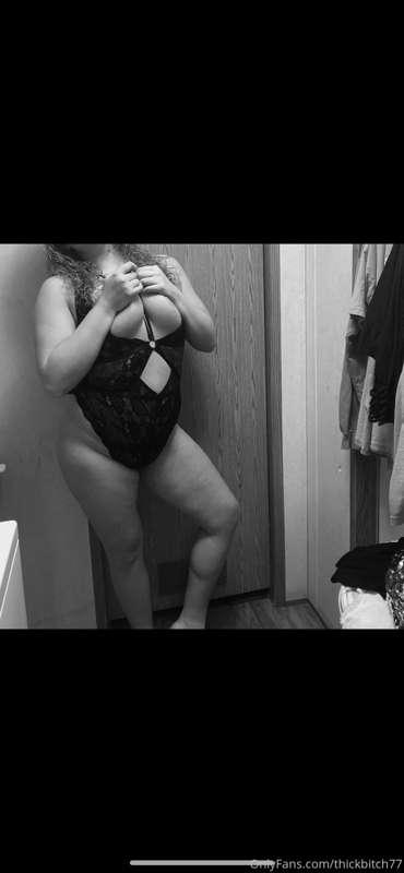Good morning papi!!😘
Are you liking the black lingerie?😉