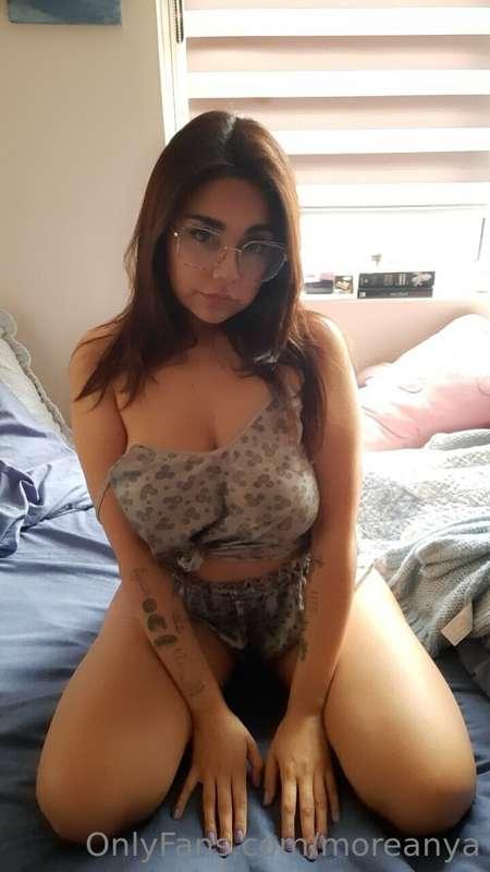 Want to be my dom? 👉👈

Ps. Tip to take my shirt off