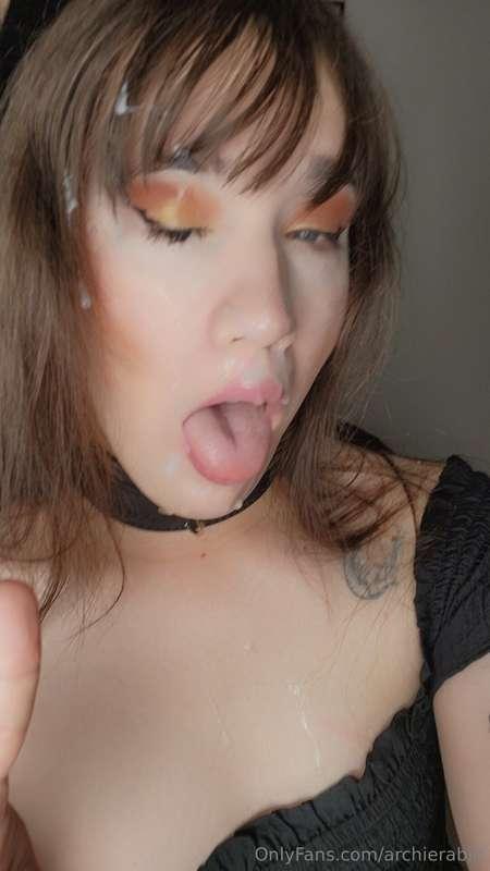 Omg who's cum is that all over my face?? Check your inbox >:..