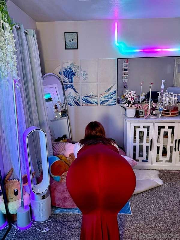 Just testing how stretchable this beautiful red dress really..
