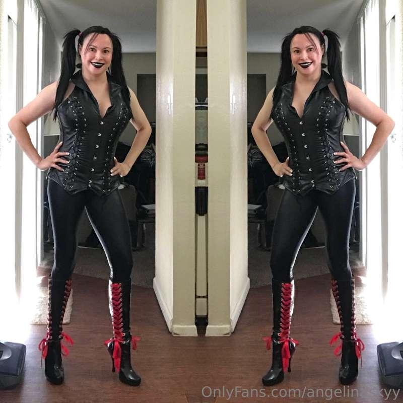OMG, …WIFEY 😈 IS SO HOT SHE CAN DO ANYTHING SHE WANTS! 😈🏧🏧🏧💳..