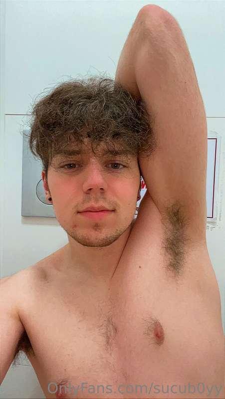 worship my musky pits bro 😵‍💫