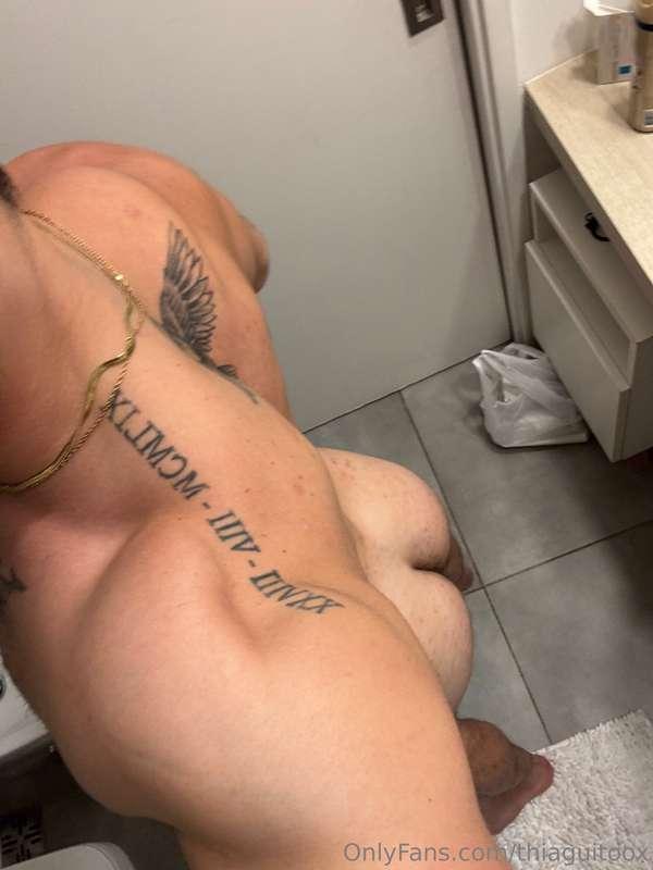 If you want to see more, send me a DM and leave a comment 😏😈
