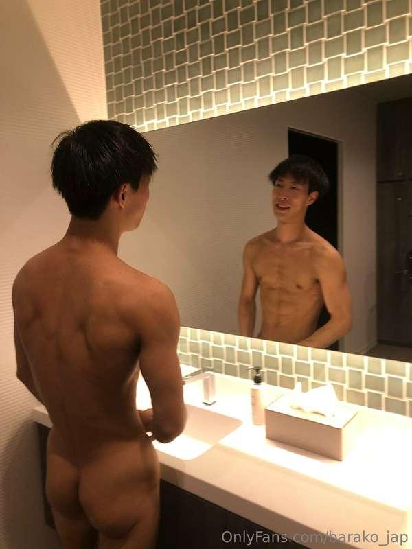 What happens when gay men go to a spa with few people?