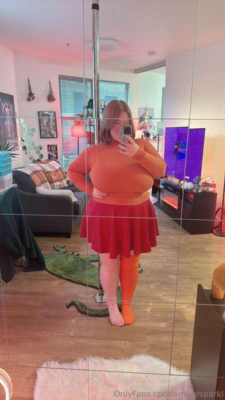 Gonna shoot pics in full Velma costume tomorrow and do my be..