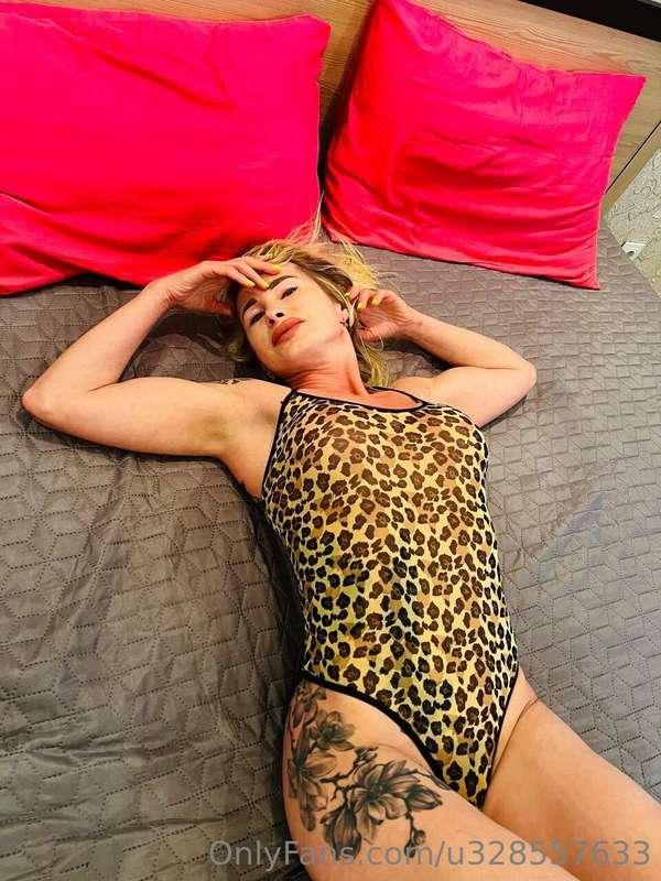 😍I want to be your kitty and demonstrate my grace in bed😏😈😈
