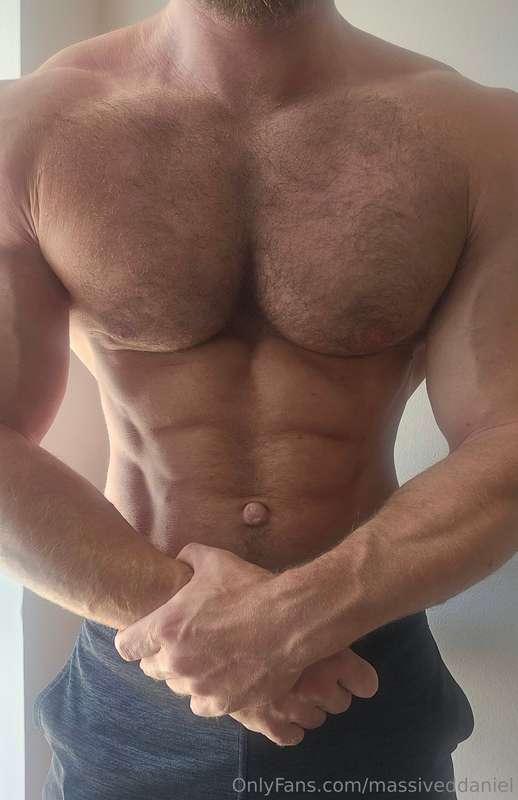 For all my chest lovers 💪😝 get your fingers ready, I need a ..