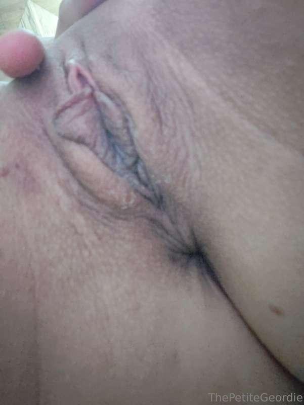 Would you lick a creamy pussy like mine? 💦💦