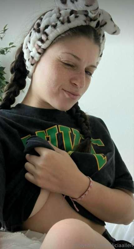 alright tell me all about your weekend babeee 🥰 i'm waiting ..