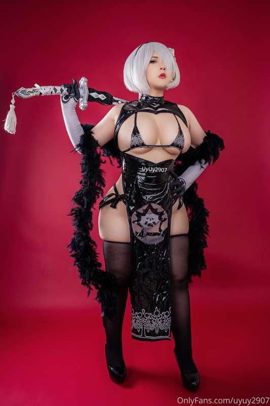 2B clothes ON or OFF? 2Boobs or 2Booty?

You can get full HD..