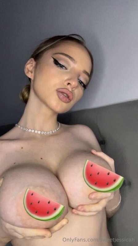 Did you eat your watermelons for today? 🥰