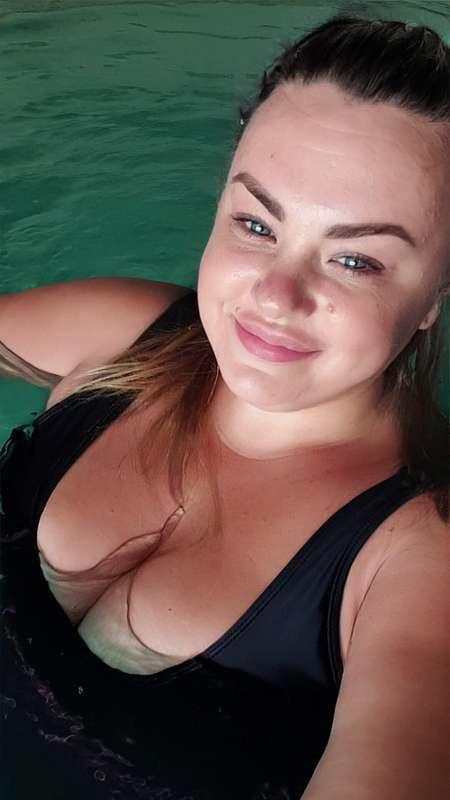 Have you ever masturbated💦 in a pool?😈 want to see??