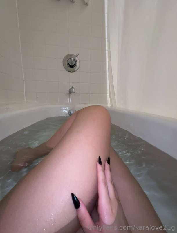 con ganas de abrir las piernas 😈