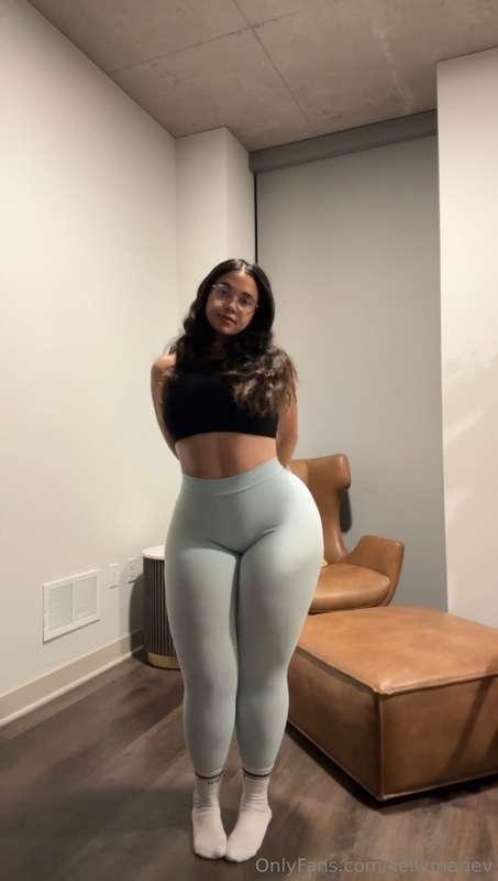 A sweet heart in need of backshots 😇