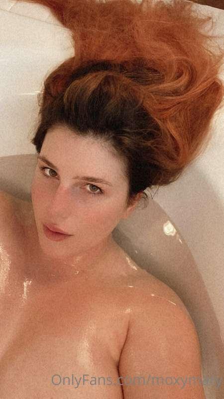 Kind of an uncomfortable bathtub shape.  I appreciate a comf..