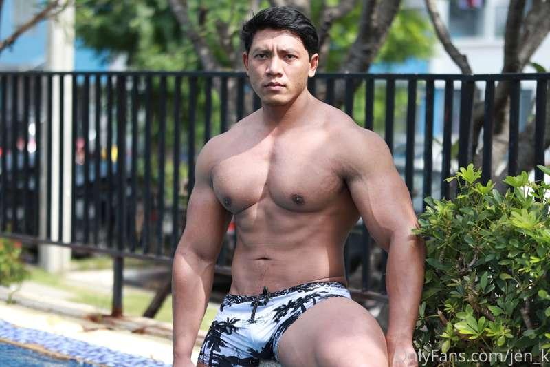 ว่ายน้ำกันครับ🍆💦