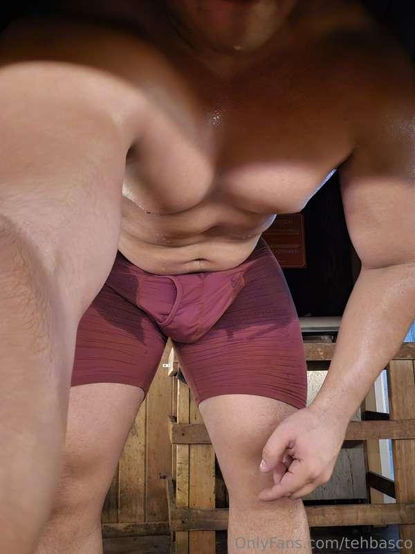 Come lick the sweat off me in the sauna yeah?