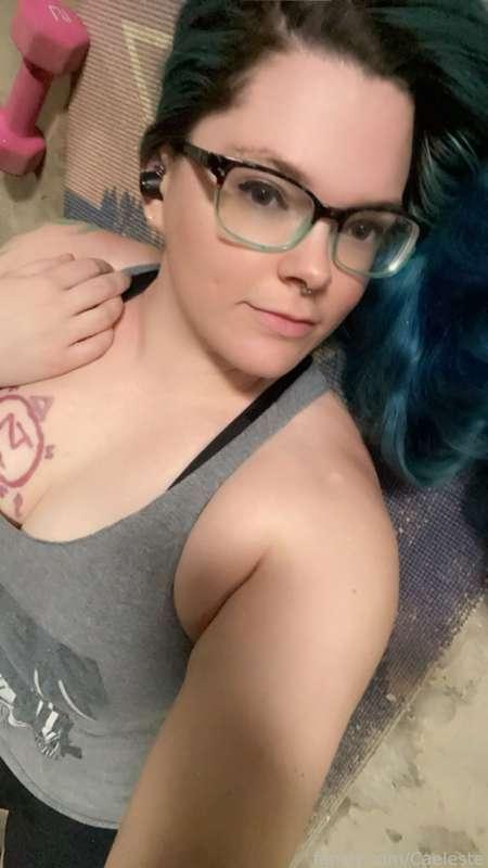 Selfies from yesterday.  #fyp #lactation #lactating #hucow #milk #milking #hugetits #naturaltits #induced #workout #exercise 