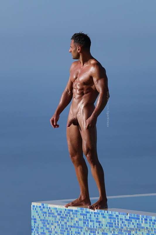 Incredible sexy aesthetics of naked muscular body of @gariha..