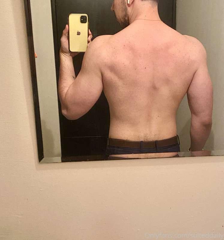 Morning body update. I'm a sucker for working out now.