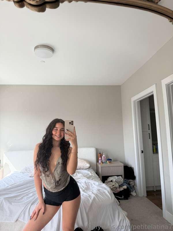 message me with your best pick up line 🤣💋