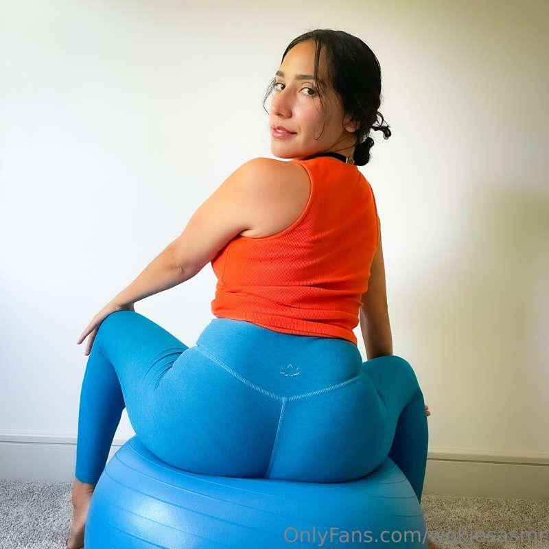 Just bouncing around. 

PS This Yoga Ball truly is an amazin..