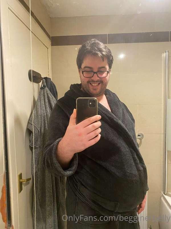 I think this dressing gown makes me look fat