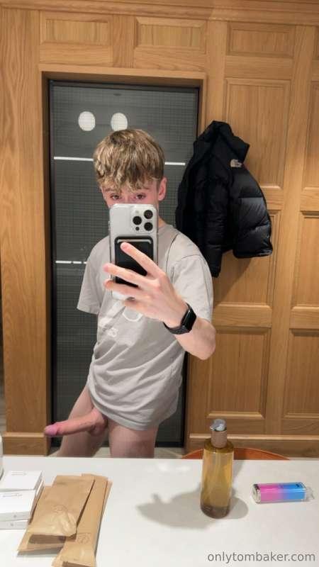 tombakerx image #0