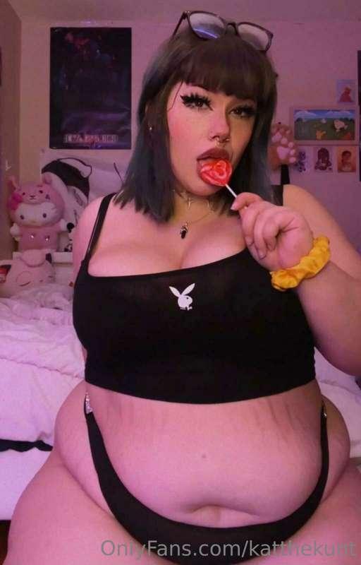 I love to make you laugh and cum 💦.