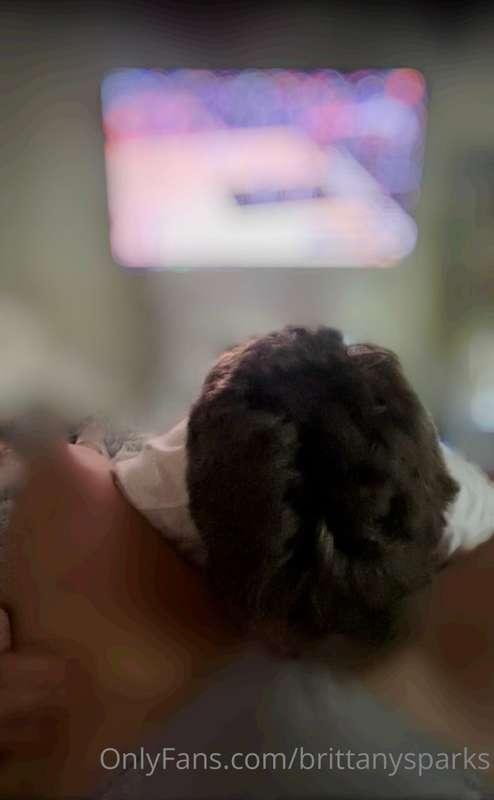 H3 lets me watch sports while h3 eats me out 💦💦😘 what a good..