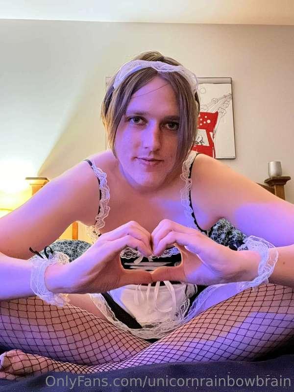 Anyone want to see come cute and sexy photos my me dressed a..