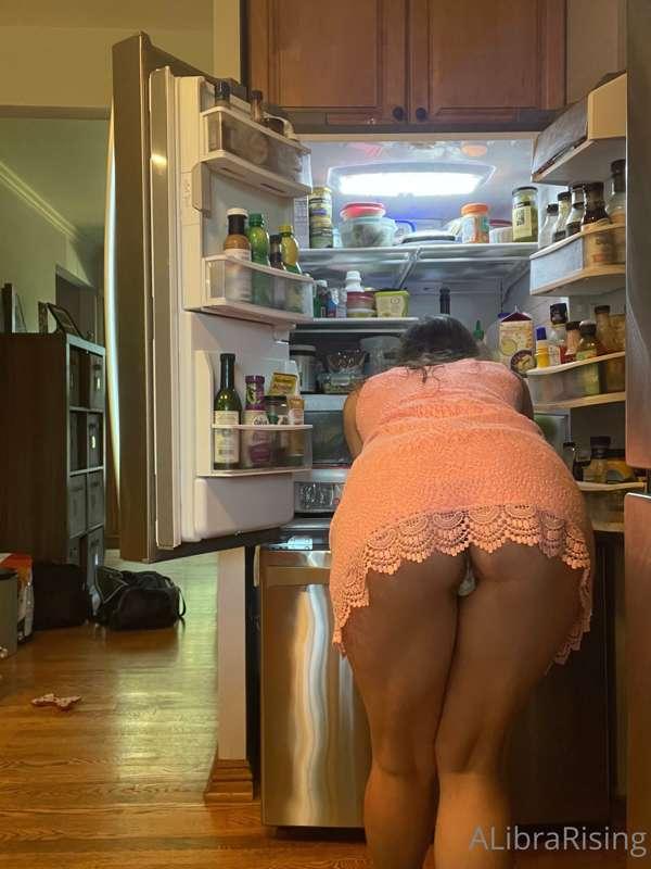 Your little housewife gf 🙆🏻‍♀️