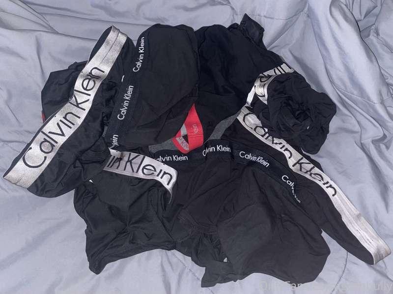Who would love a whiff of my dirty calvins? 🤔