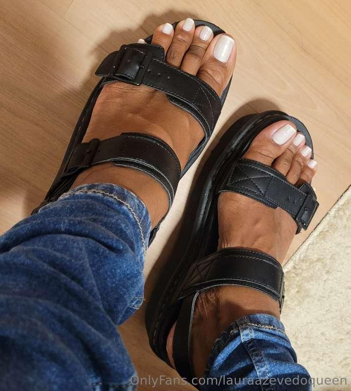 lauraazevedoqueen image #4