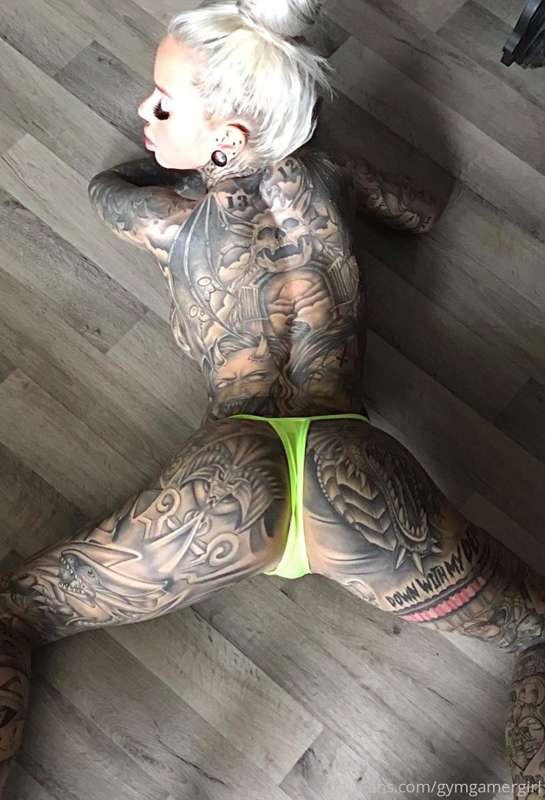 Just hanging around 💦💦💦