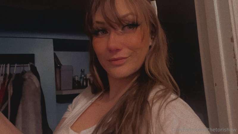 Happy new year, I’m baaack! New sexy photos available on my ..