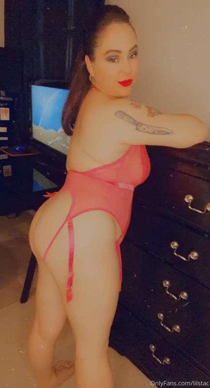 Thick, curvy, squirting, big titty MILF! 😁

500 pictures & 2..