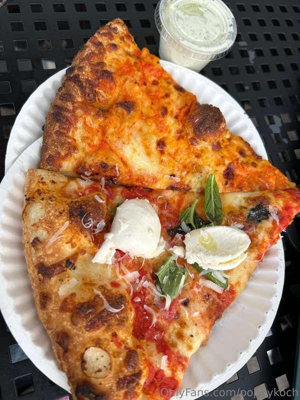 Downtown for elevated pizza & DELICIOUS boba today! Cover an..