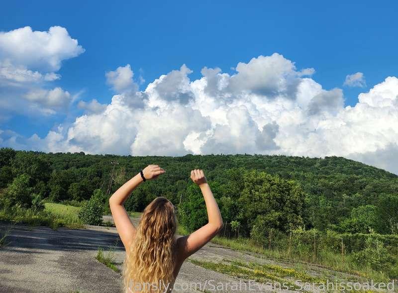 sarahissoaked image #0