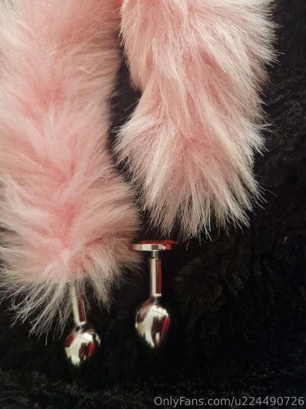 Oh baby do u want to see my butt plug later? Can't wait to u..